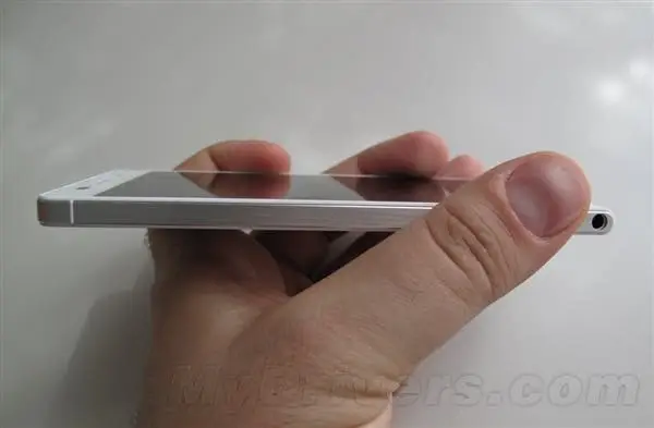leaked huawei ascend p6 hands on 6