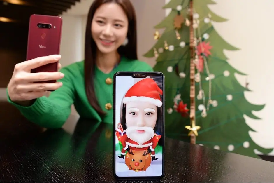 lg releases 10 holiday themed ar stickers for the v40 thinq