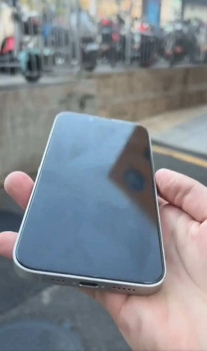 majin bu iphone se 4 mid 2