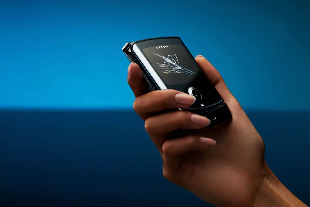 motorola razr 2019 front display