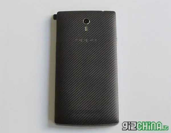 oppo find 7 unboxing rear