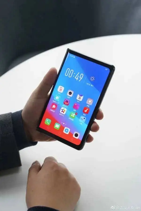 oppo foldable phone render 2