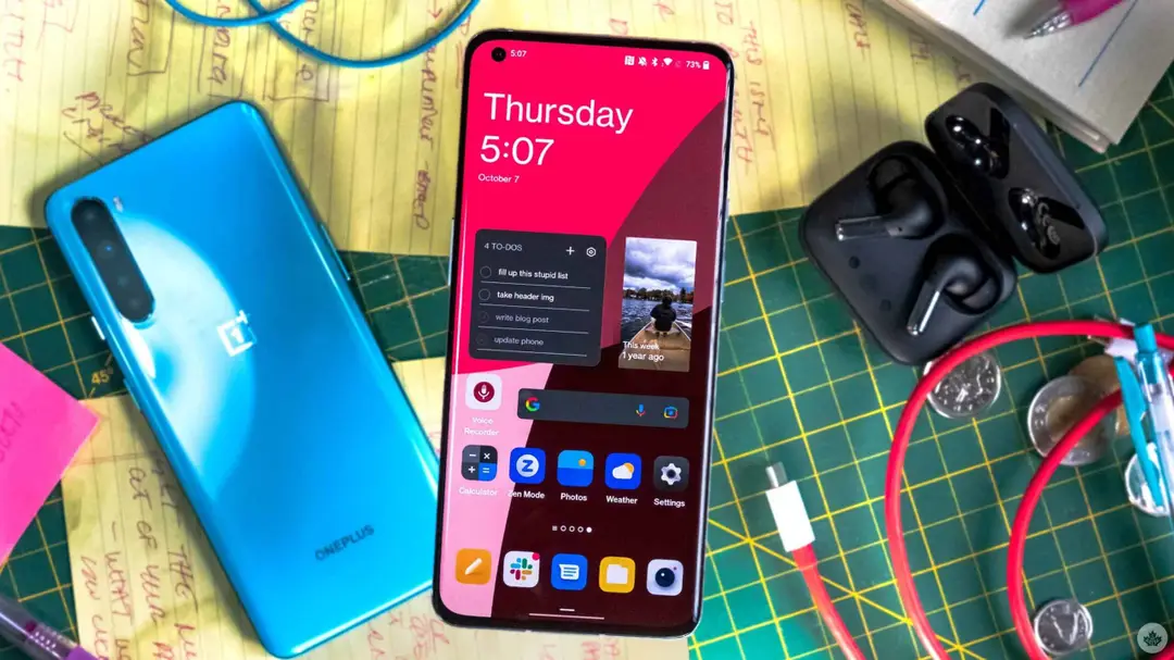 oxygen os 12 header scaled 1