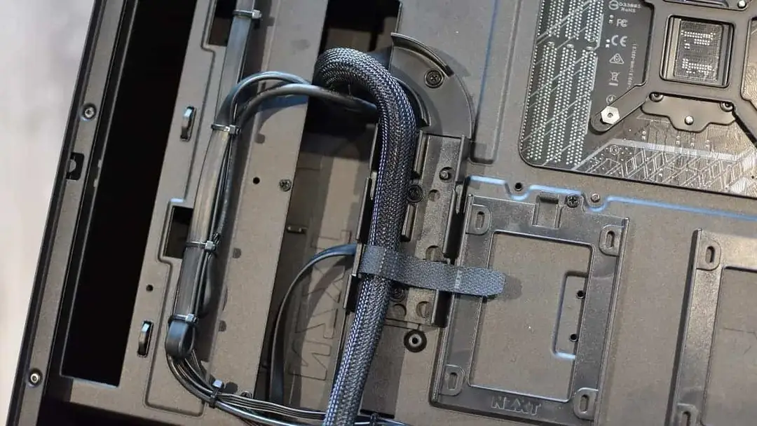 pc cable management 5
