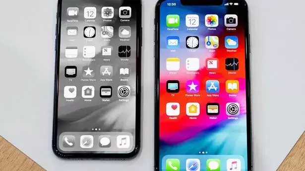 phone grayscale 1