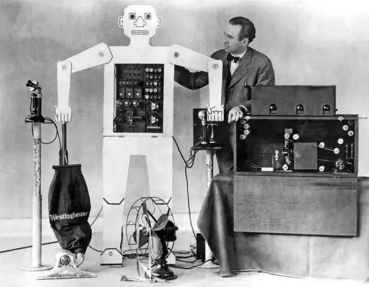 robot f