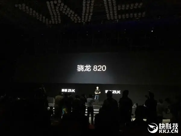 s 7d610bae40f04757a124480a7e402efd