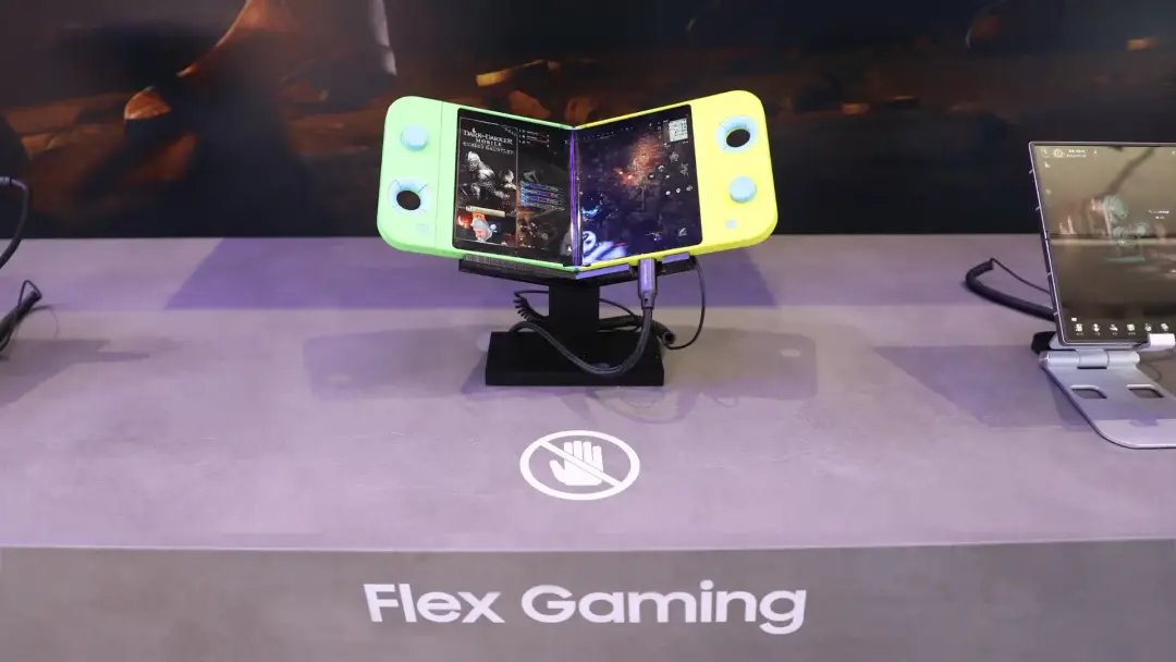 samsungs foldable gaming console