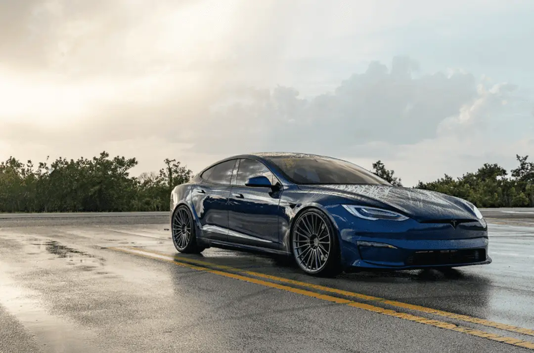 tesla plaid