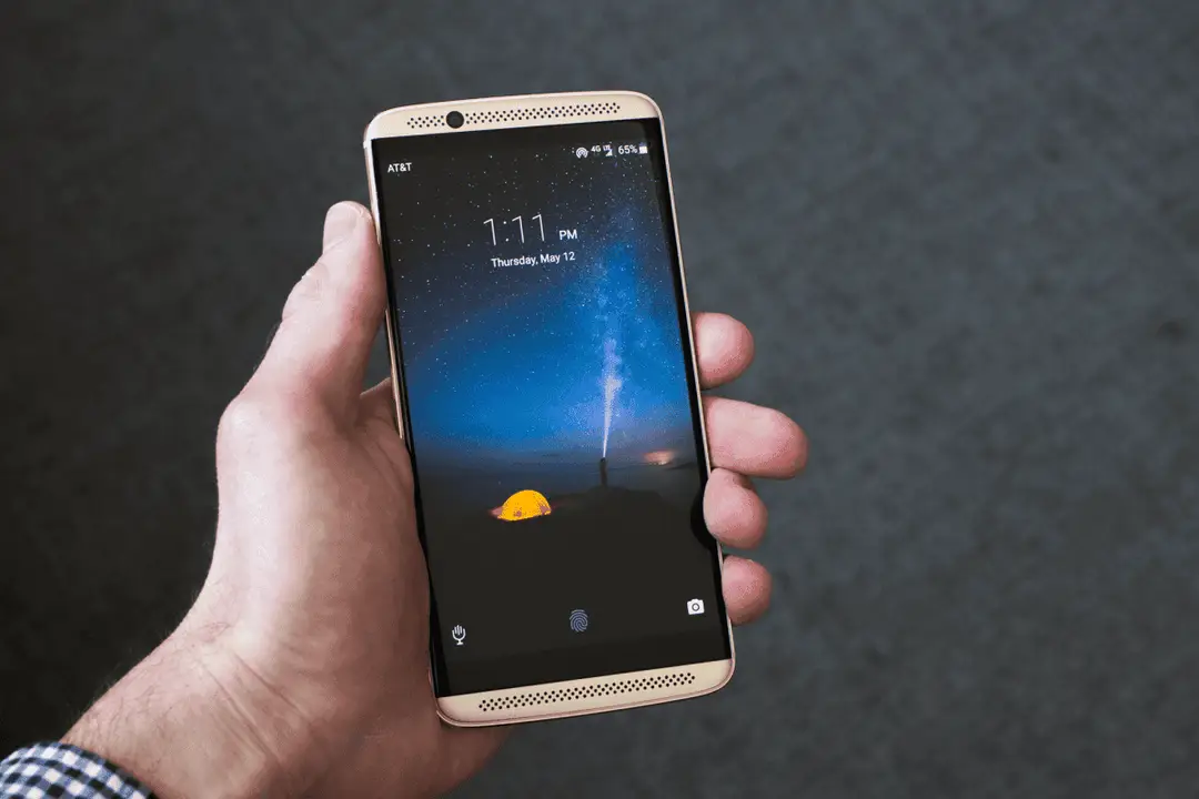 to design the axon 7 zte collaborated with bmws design arm designworks which also designed the bmw x series and the two man bobsled for the usa olympic bobsledding team