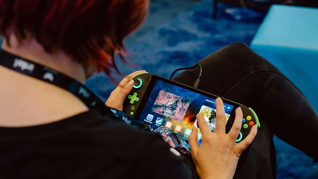 tulpar intel based gaming handheld