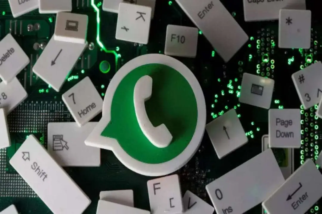 whatsapp goes down in a number of areas around the globe users cant access group chats or whatsapp web
