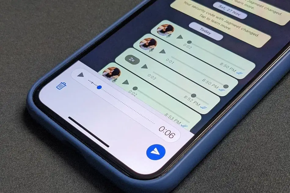 whatsapp voice message preview image gadgets 360 1639499953932