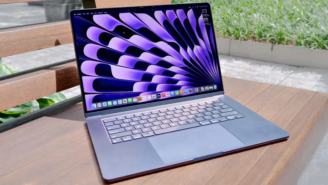 apple laptop