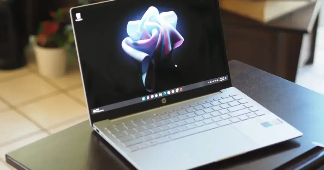 hp pavilion plus