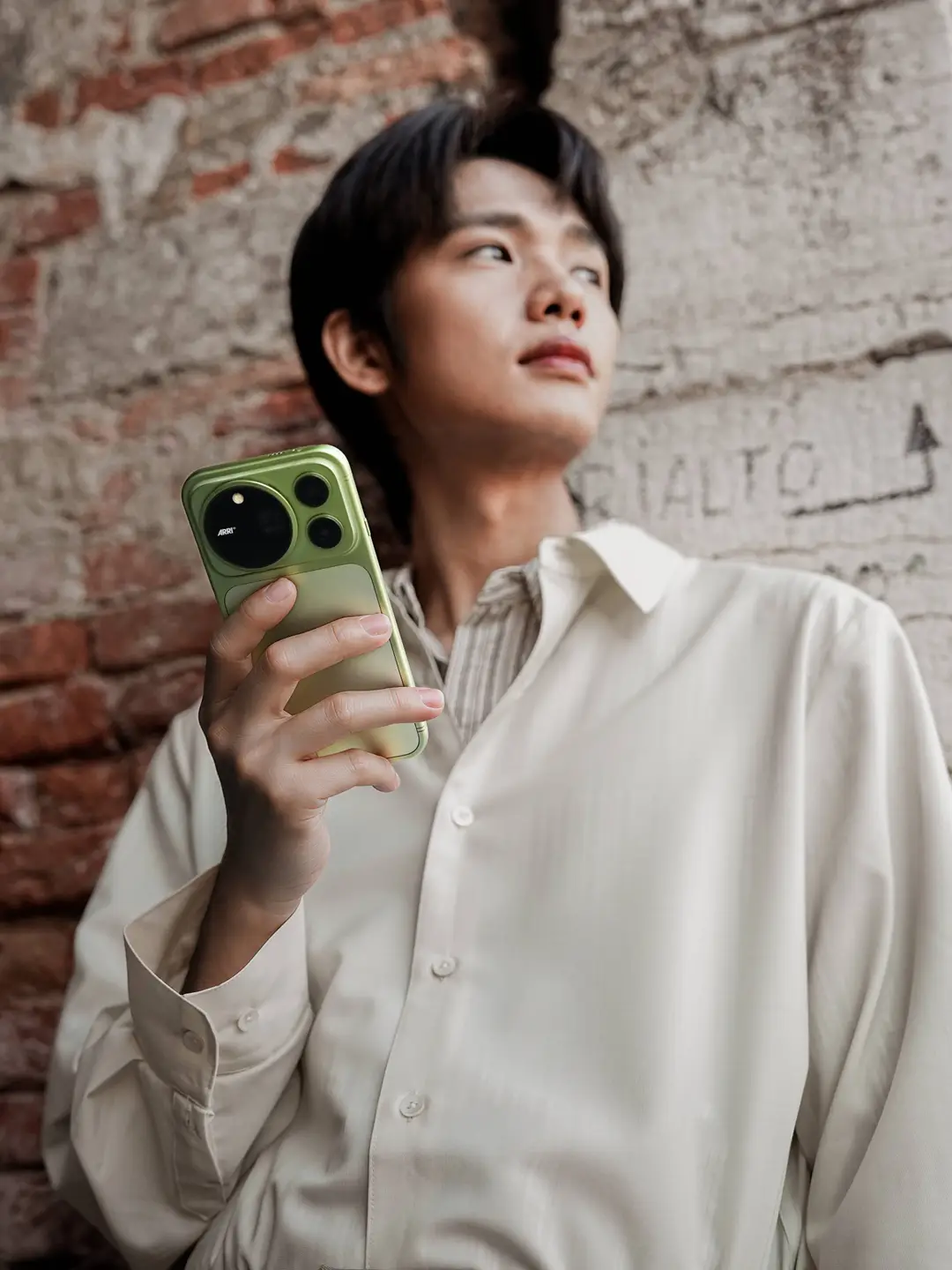 HONOR Magic9 Pro Max -design debut at Venice Film Festival-3
