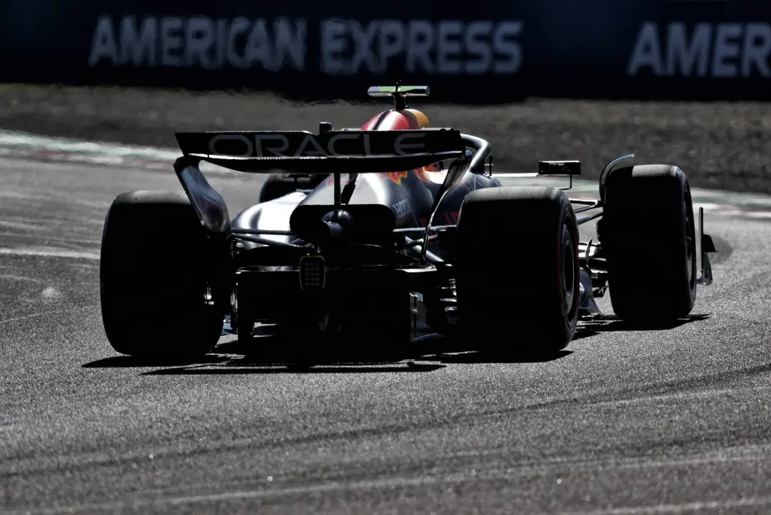 Tsunoda in FP2