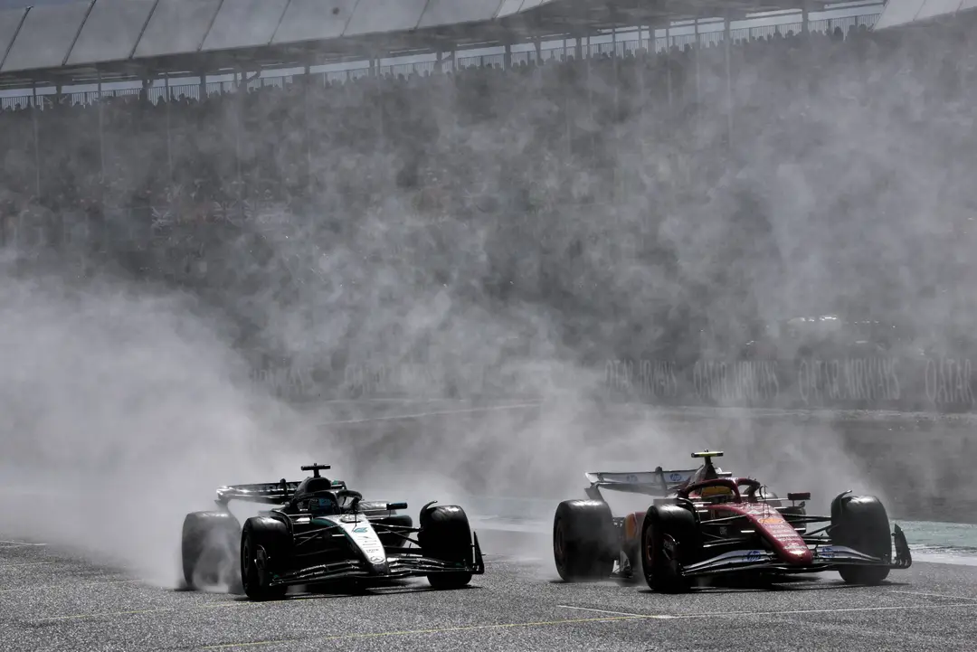 Hamilton fights Russell at Silverstone