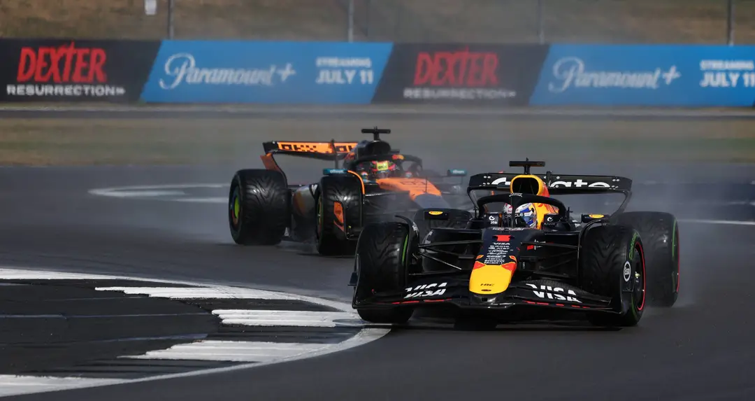 Max Verstappen battling Oscar Piastri during the British Grand Prix | Photo: Red Bull Contentpool