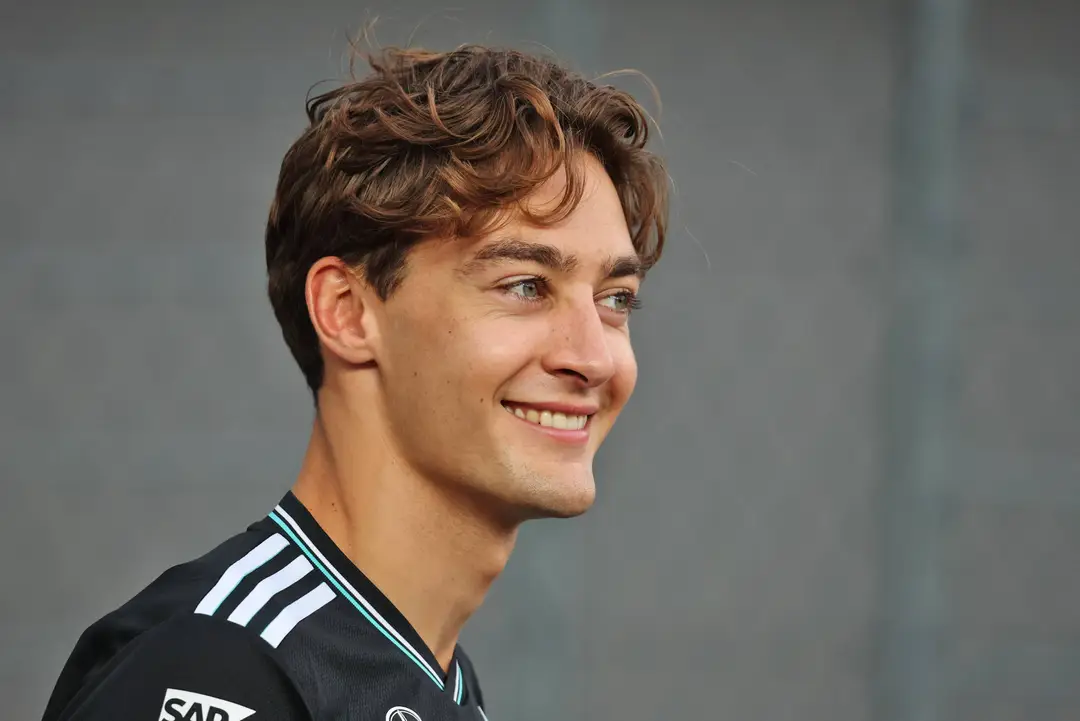 Russell_Mercedes_RacePictures_jPEG