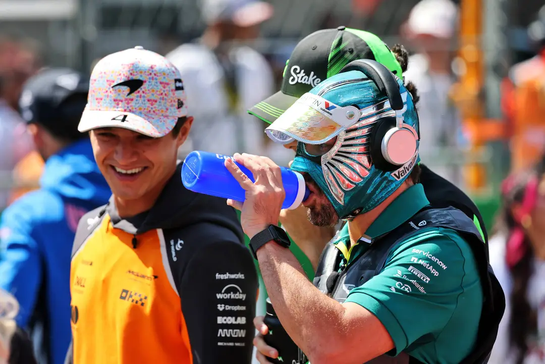 alonso-aston-martin-f1-2