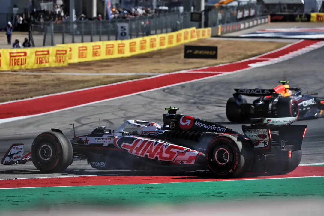 oliver-bearman-haas-car-spins-after-battle-with-tsunoda