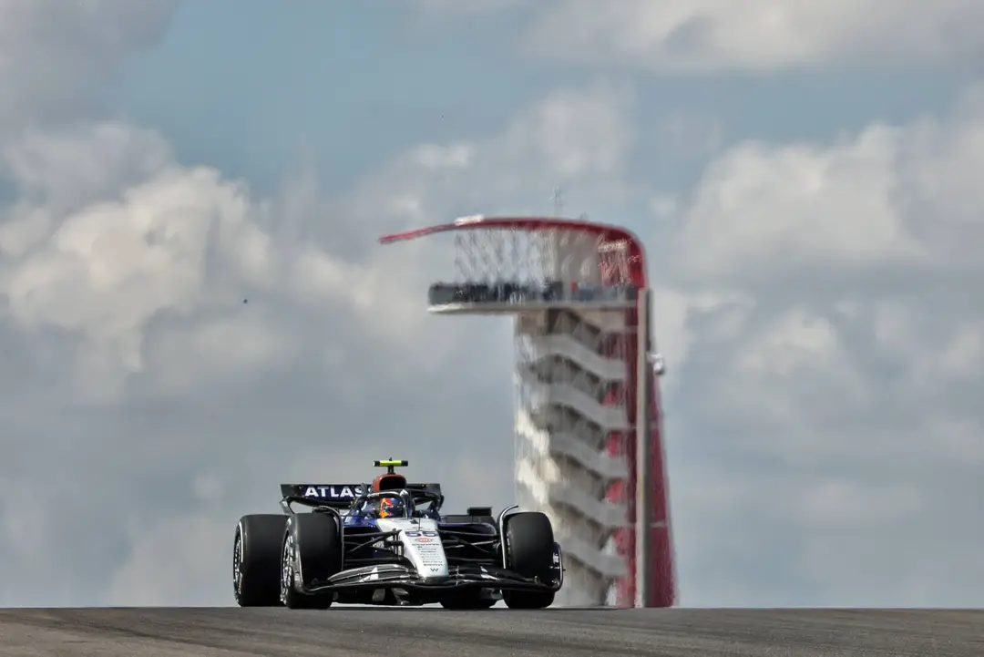 Sainz in de williams op COTA