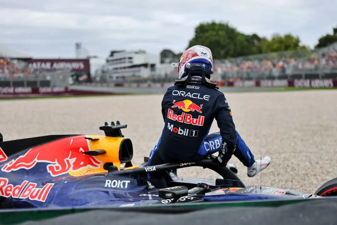 max-verstappen-crash-melbourne-kwalificatie