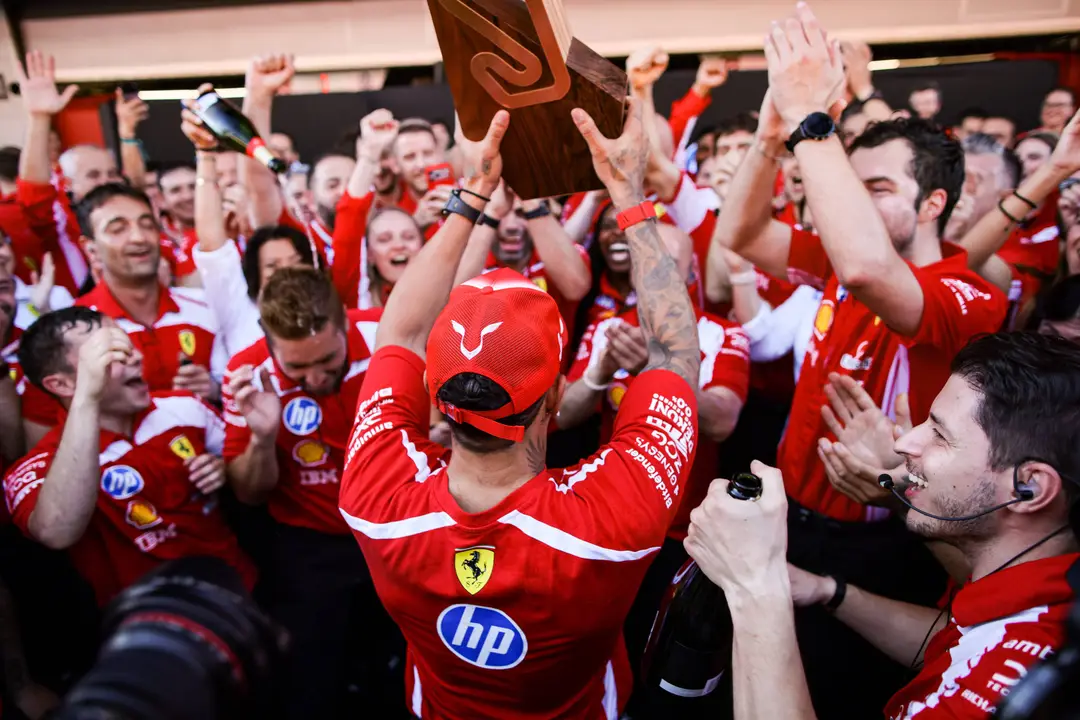 lewis-hamilton-barcelona-podium-ferrari-jpg