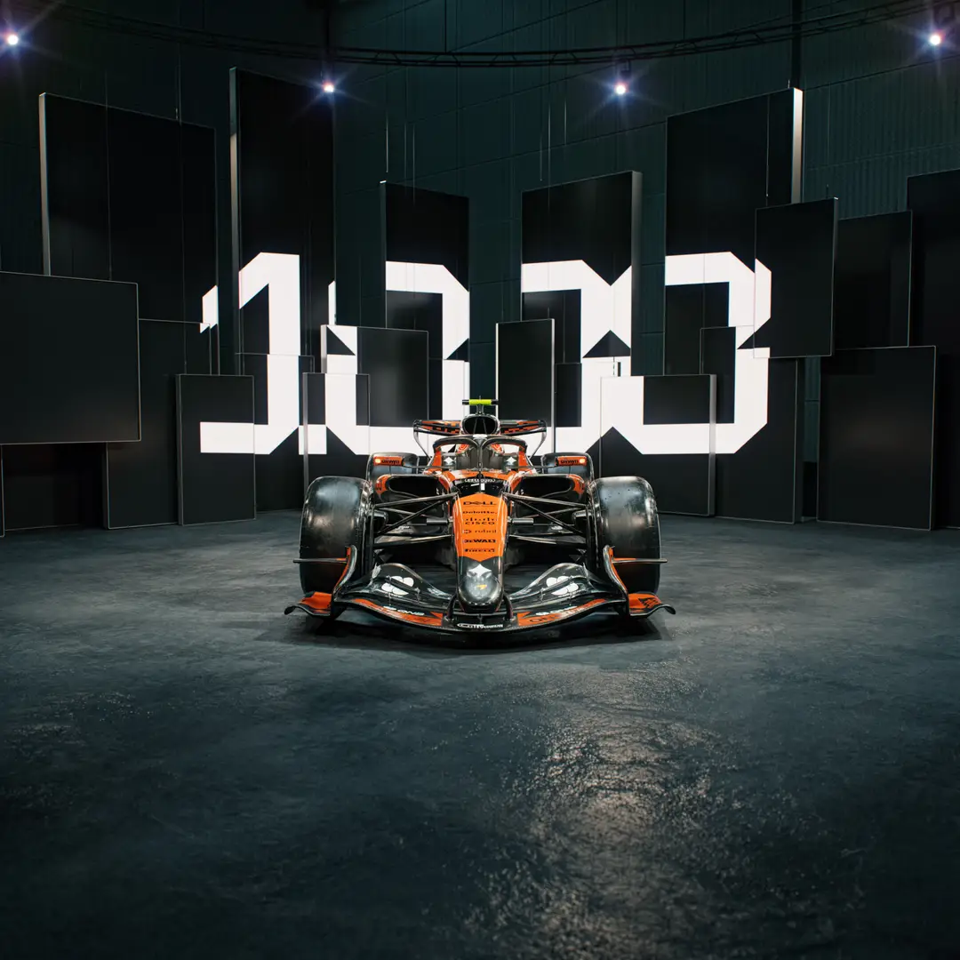 MCL40_1000_Livery_Hero_4