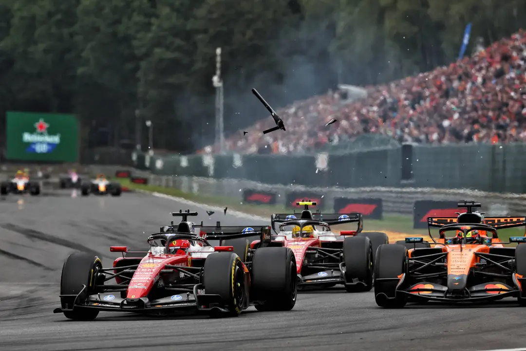 oscar-piastri-mclaren-ferrari-charles-leclerc-belgie