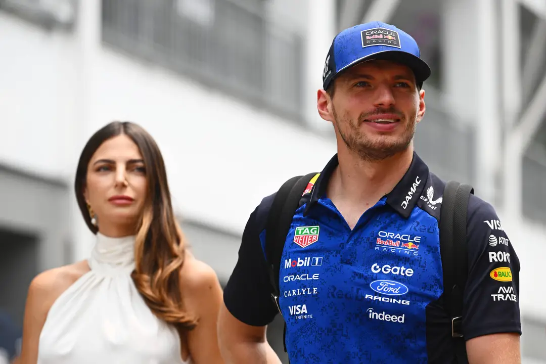 kelly-piquet-max-verstappen-red-bull-racing-vrijdag