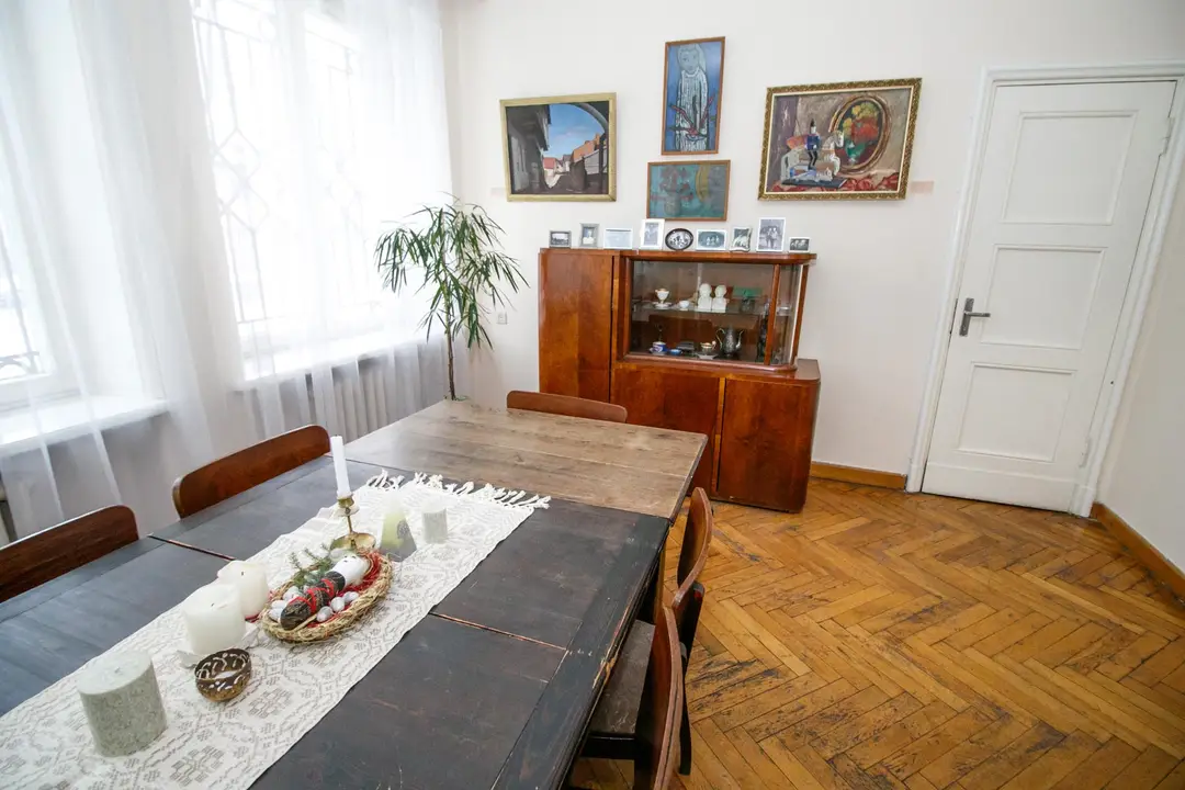 A. ir P. Galaunių namai