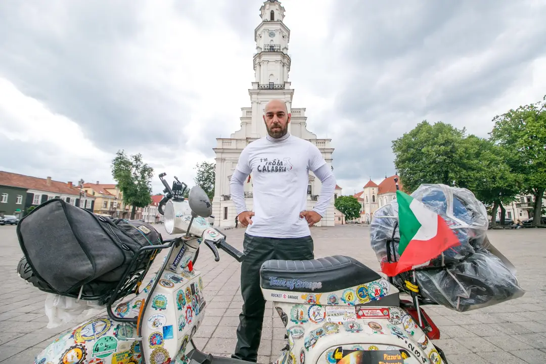 Italas keliauja aplink Europą