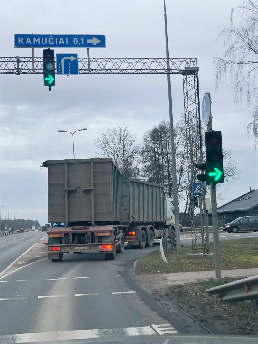 Ramučių gyventojai protestuoja dėl šiukšlių vežimo
