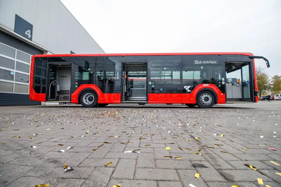 Naujas hibridinis „MAN Lion's City 12 Hybrid“ autobusas