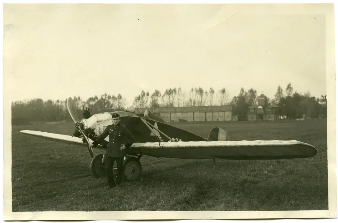 A. Gustaitis prie savo ANBO_Aviacijos muziejaus nuotr._Limis
