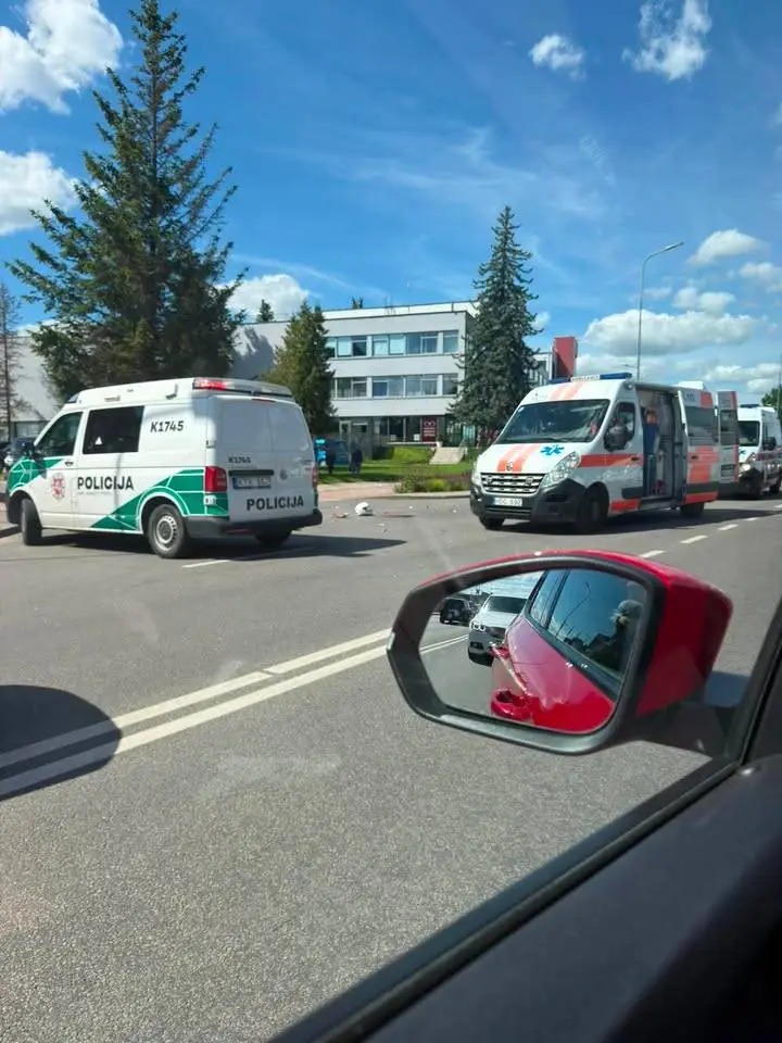 Avarija Veiverių g. / Skaitytojo nuotr.