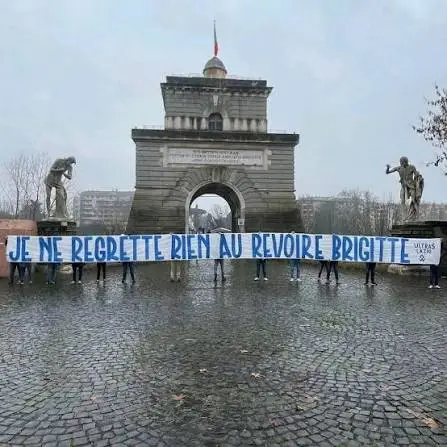 striscione brigitte bardot lazio