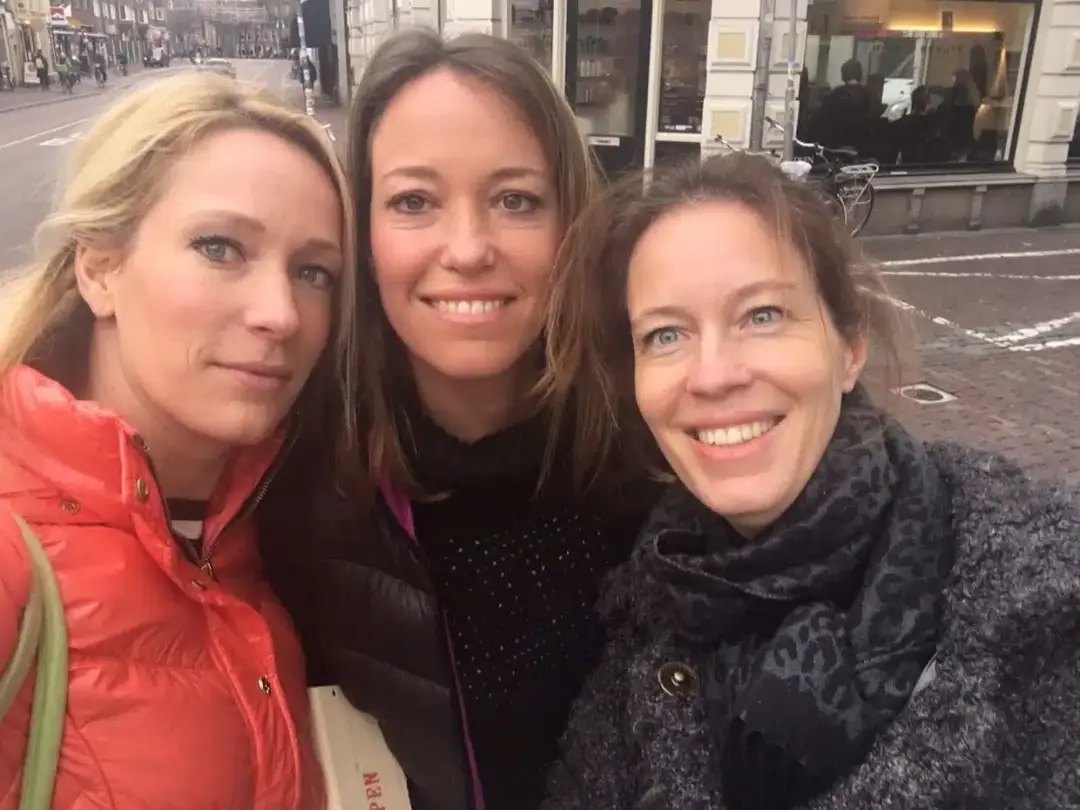 zo zien de drielingzussen van presentatrice helene hendriks eruit