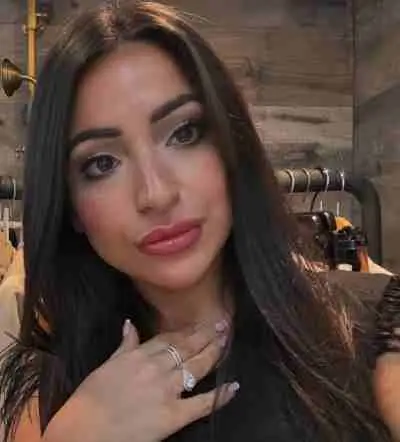 Lale Gül selfie