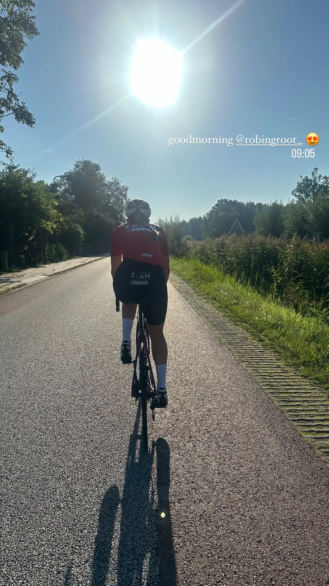 pien hersman laat iedereen genieten van de achterzijde van robin groot