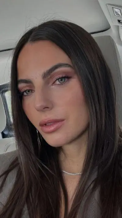 Kelly Piquet Selfie