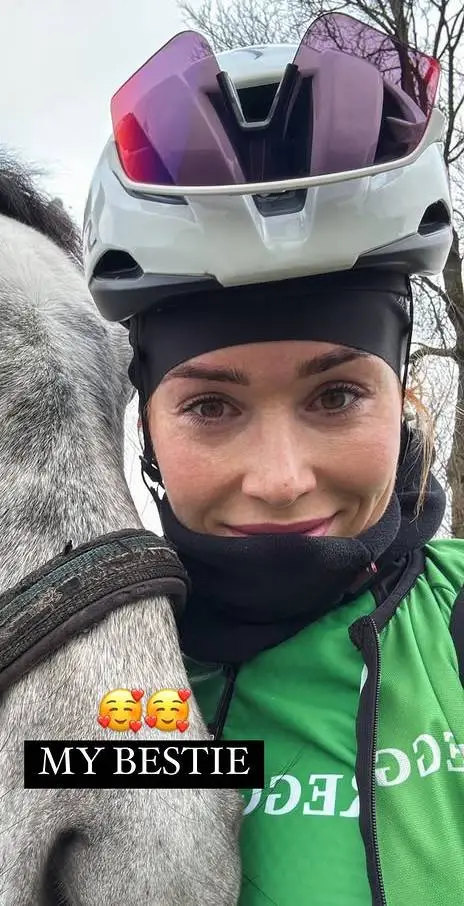schaatsster antoinette de jong met paard