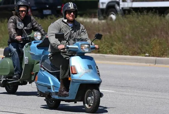 larry crowne251110161330larry crowne 4