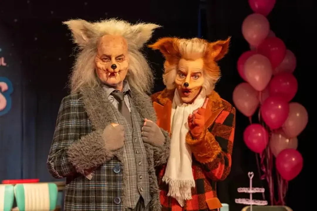 Peter Thyssen als vaderwolf Baltimoor en Walter Baele als Loewie, Bron: Studio 100