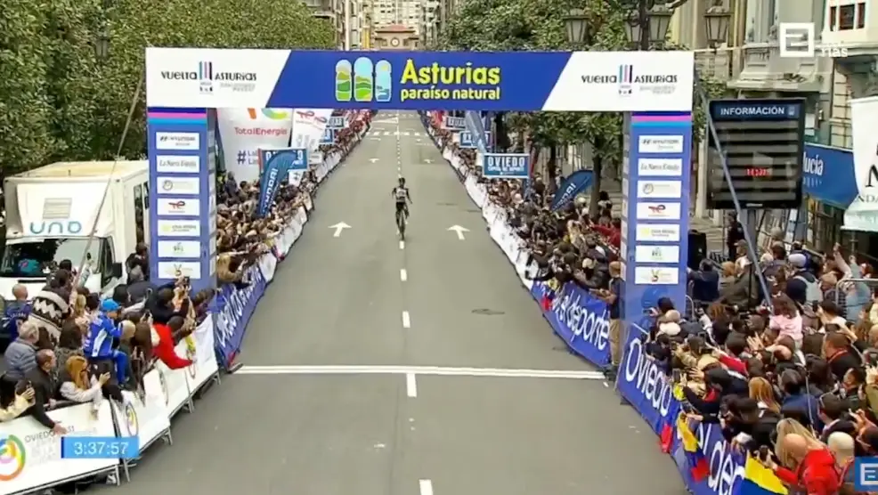 Edgar Cadena gewinnt die Schlussetappe der Vuelta a Asturias