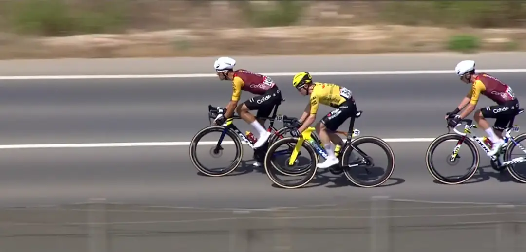 Cofidis und Visma kontrollieren das Peloton über die gesamte 11. Etappe der Vuelta a España 2026