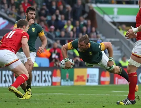 TWICKENHAM, ENGLAND - OCTOBER 17: Duane Vermeulen of South Africa throws a pass during the 2015 Rugby World Cup Quarter-Final match between South Africa and Wales at Twickenham Stadium, on October 17, 2015 in London, United Kingdom. (Photo by Mitchell Gun