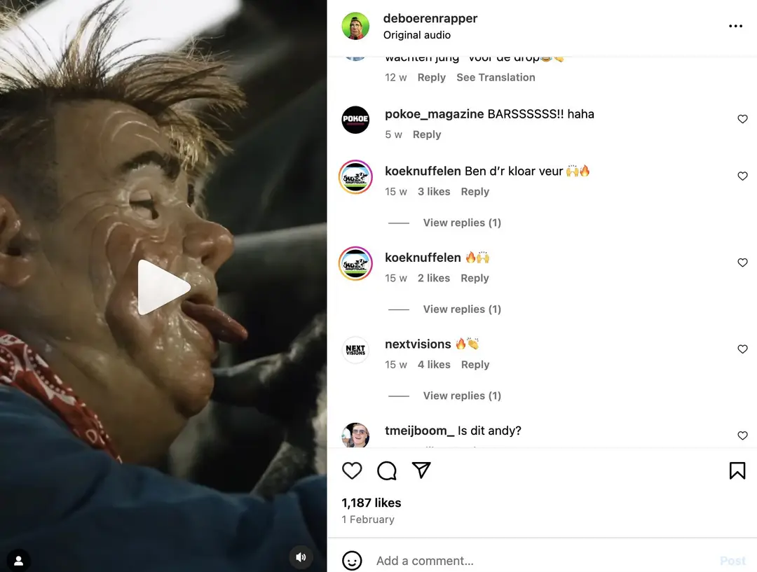 De moeder van David heeft iets te maken met het account koeknuffelen.&nbsp;